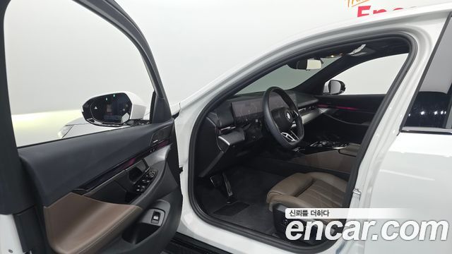 BMW 5 Series (G60) 523d xDrive M Sport 2025 — фото 10