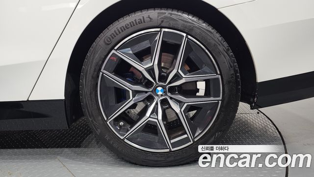BMW 5 Series (G60) 523d xDrive M Sport 2025 — фото 21