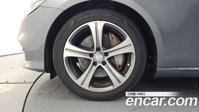 Mercedes-Benz E-Class (W213) E300 4MATIC AV Intelligent Drive 2017 — фото 5