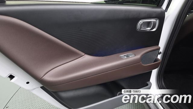 Hyundai Ioniq 6 Long Range AWD Exclusive + 2023 — фото 31