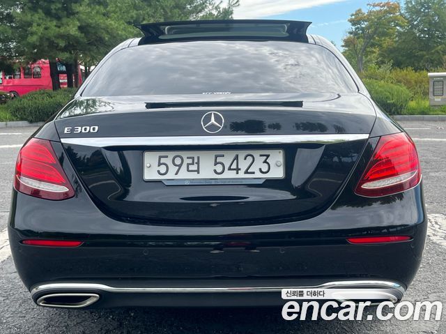 Mercedes-Benz E-Class (W213) E300 Avantgarde 2019 — фото 2