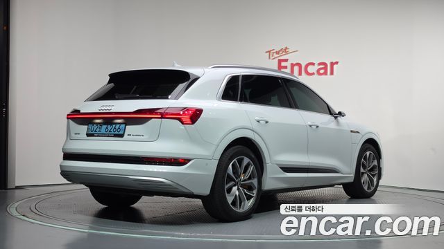 Audi e-tron 55 Quattro 2020 — фото 2