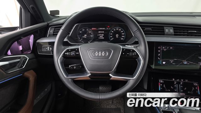 Audi e-tron 55 Quattro 2020 — фото 13
