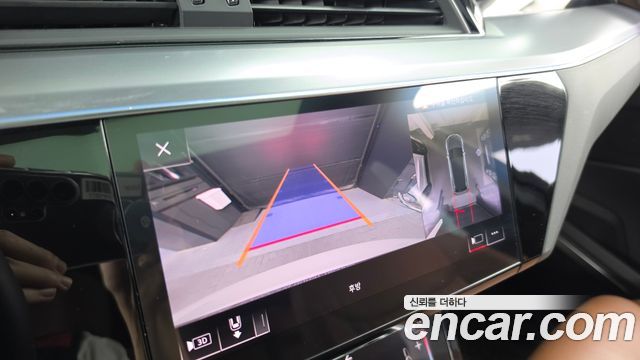 Audi e-tron 55 Quattro 2020 — фото 15