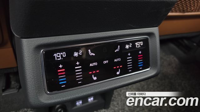 Audi e-tron 55 Quattro 2020 — фото 19