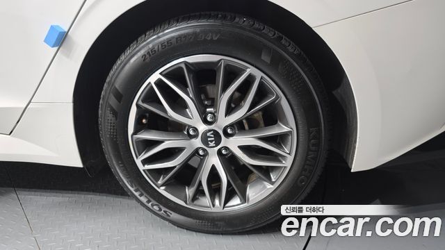 Kia K5 (III) 2.0 Trendy 2021 — фото 21