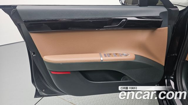 Hyundai Grandeur (GN7) 2,5 Gasoline 2WD Premium 2025 — фото 24