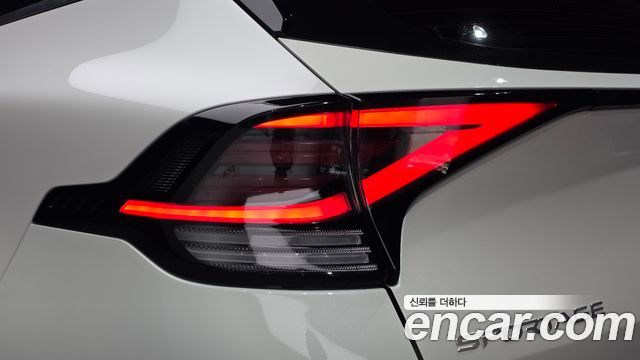 Kia Sportage Hybrid (V) Signature 2WD 2023 — фото 23
