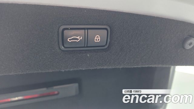 Genesis G90 3.3 T AWD Premium 2019 — фото 37