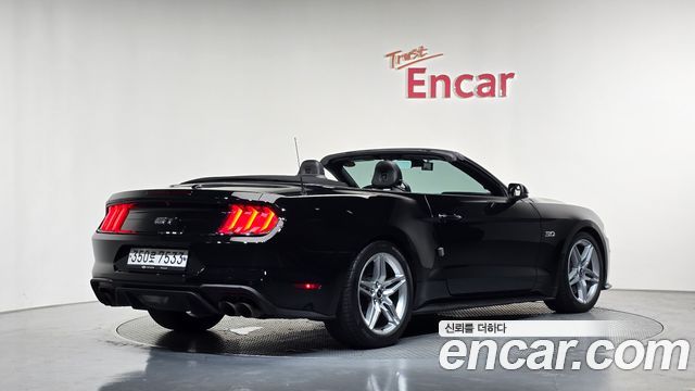 Ford Mustang GT Convertible 2020 — фото 2