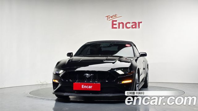 Ford Mustang GT Convertible 2020 — фото 3