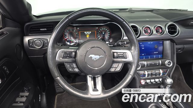Ford Mustang GT Convertible 2020 — фото 13