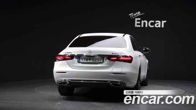 Mercedes-Benz E-Class (W213) E300e 4MATIC Exclusive 2021 — фото 4