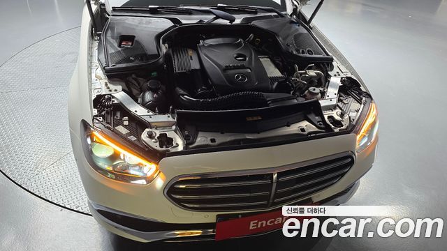 Mercedes-Benz E-Class (W213) E300e 4MATIC Exclusive 2021 — фото 6