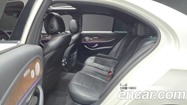 Mercedes-Benz E-Class (W213) E300e 4MATIC Exclusive 2021 — фото 11