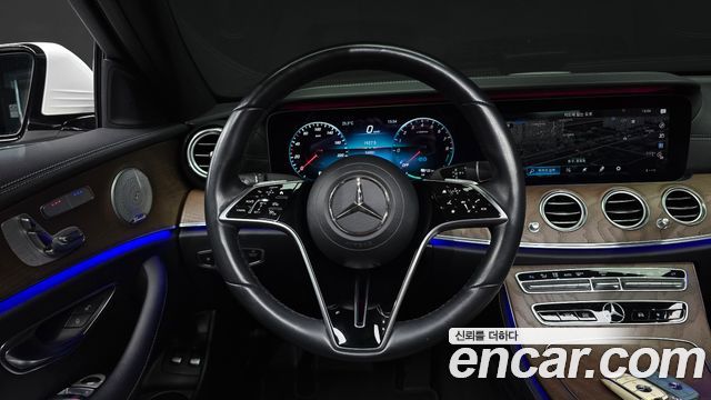 Mercedes-Benz E-Class (W213) E300e 4MATIC Exclusive 2021 — фото 12