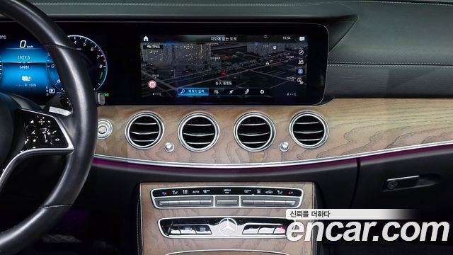Mercedes-Benz E-Class (W213) E300e 4MATIC Exclusive 2021 — фото 18