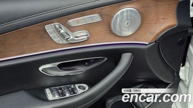 Mercedes-Benz E-Class (W213) E300e 4MATIC Exclusive 2021 — фото 20