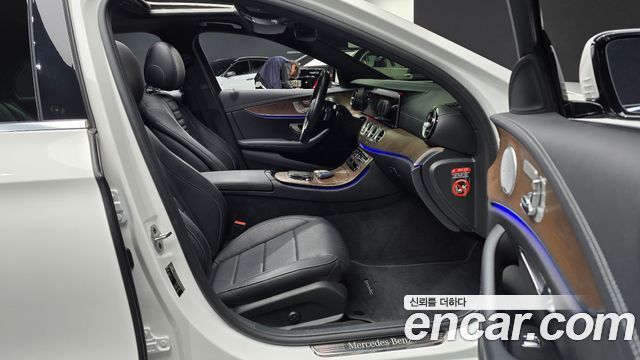 Mercedes-Benz E-Class (W213) E300e 4MATIC Exclusive 2021 — фото 26