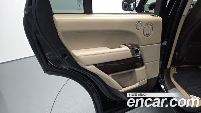 Land Rover Range Rover (IV) 4.4 SDV8 Vogue SE DIESEL 2014 — фото 25