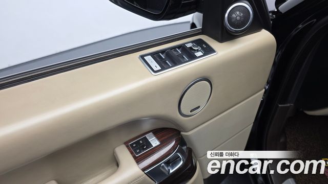 Land Rover Range Rover (IV) 4.4 SDV8 Vogue SE DIESEL 2014 — фото 28