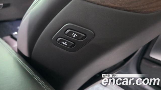 Genesis G90 3.3 T AWD Premium 2021 — фото 30
