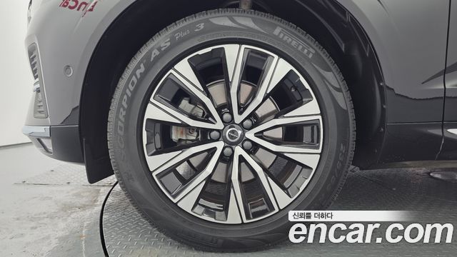 Volvo XC60 (II) B5 Ultimate Bright 2023 — фото 5
