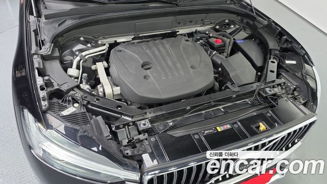 Volvo XC60 (II) B5 Ultimate Bright 2023 — фото 6