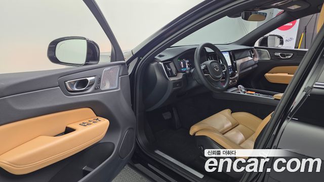 Volvo XC60 (II) B5 Ultimate Bright 2023 — фото 10