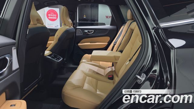 Volvo XC60 (II) B5 Ultimate Bright 2023 — фото 12