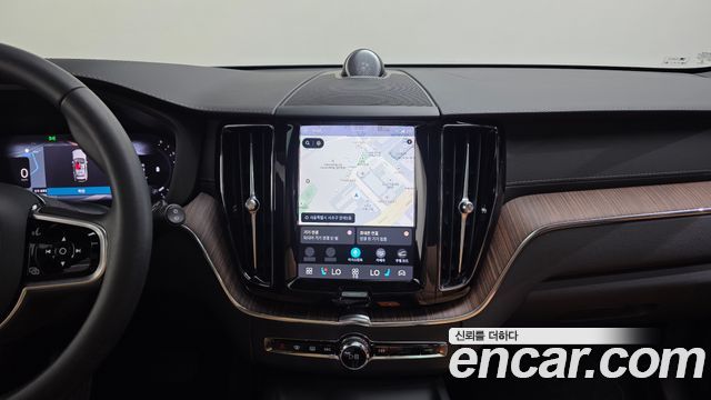 Volvo XC60 (II) B5 Ultimate Bright 2023 — фото 14