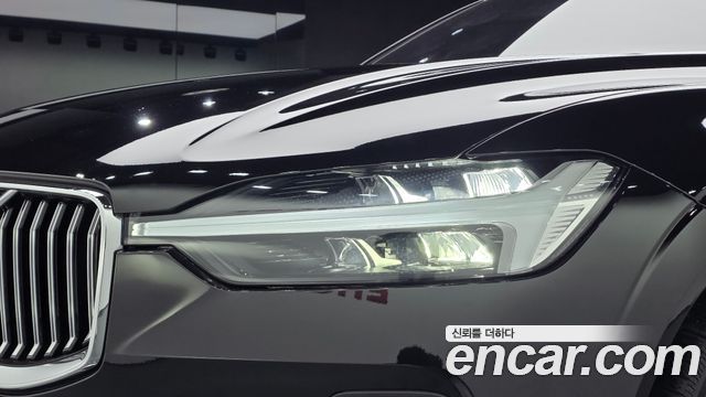 Volvo XC60 (II) B5 Ultimate Bright 2023 — фото 22