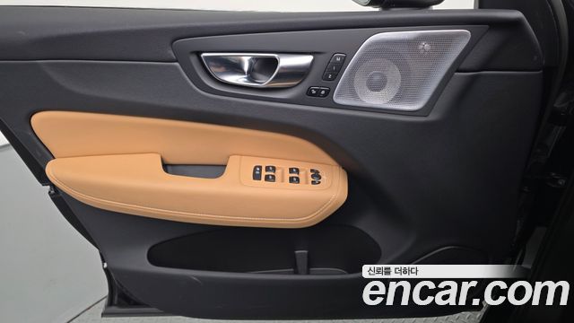 Volvo XC60 (II) B5 Ultimate Bright 2023 — фото 24