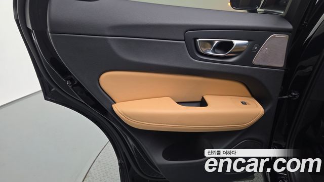 Volvo XC60 (II) B5 Ultimate Bright 2023 — фото 25