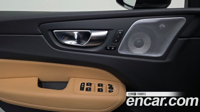 Volvo XC60 (II) B5 Ultimate Bright 2023 — фото 27