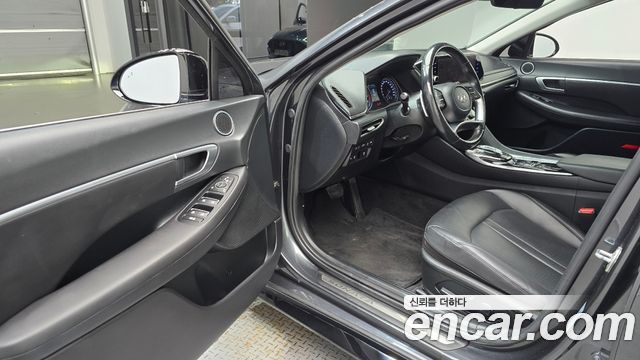 Hyundai Sonata (DN8) 1.6 Turbo Premium Family 2021 — фото 10
