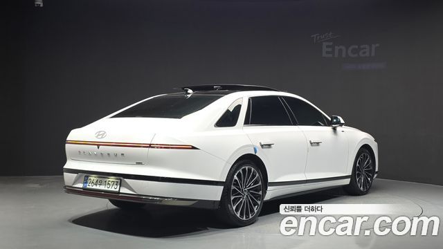 Hyundai Grandeur Hybrid (GN7) Calligraphy 2023 — фото 2