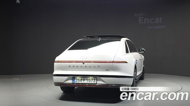 Hyundai Grandeur Hybrid (GN7) Calligraphy 2023 — фото 4