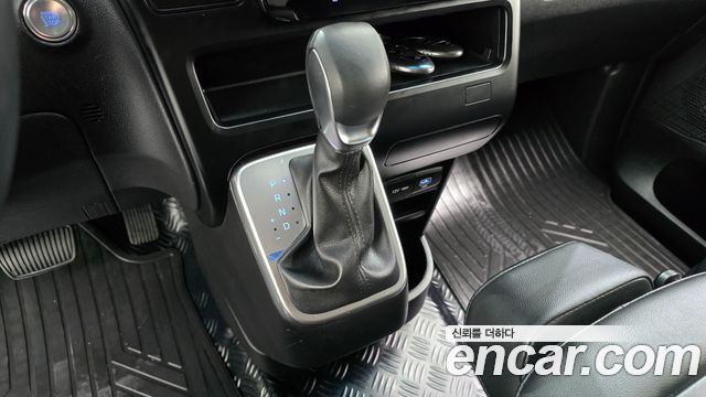 Hyundai Staria Tourer 11-Seater Modern 2025 — фото 9