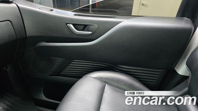 Hyundai Staria Tourer 11-Seater Modern 2025 — фото 31