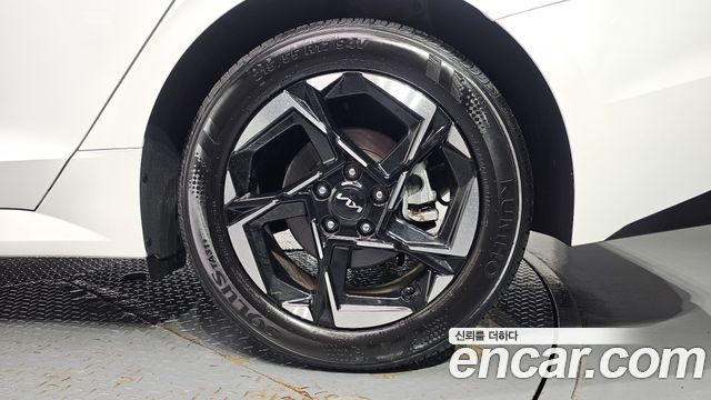 Kia K5 (III) 2.0 Prestige 2024 — фото 21