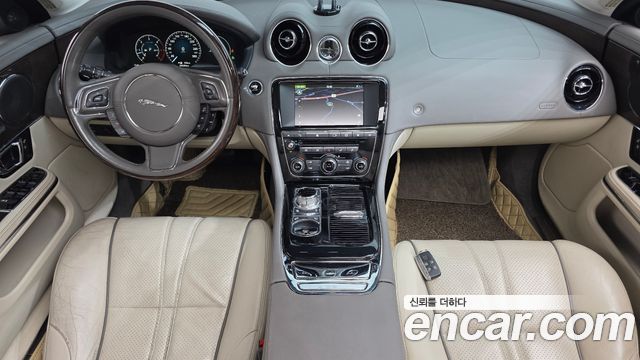 Jaguar XJ 3.0D Premium Luxury LWB X351 2016 — фото 7