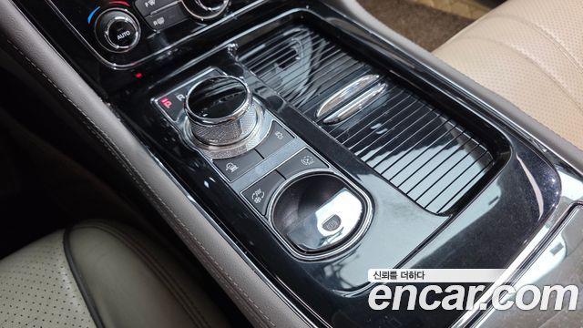 Jaguar XJ 3.0D Premium Luxury LWB X351 2016 — фото 9