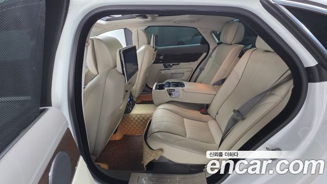 Jaguar XJ 3.0D Premium Luxury LWB X351 2016 — фото 17