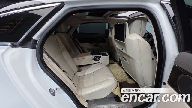 Jaguar XJ 3.0D Premium Luxury LWB X351 2016 — фото 19