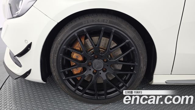 Mercedes-Benz A-Class (W176) A45 AMG 4MATIC 2018 — фото 5