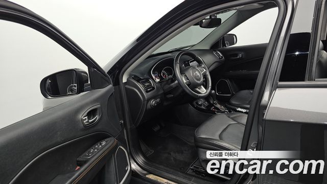 Jeep Compass (II) 2.4 Limitied AWD 2019 — фото 10