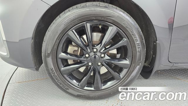 Kia Carnival Gasoline 9-Seater Noblesse Special 2019 — фото 5