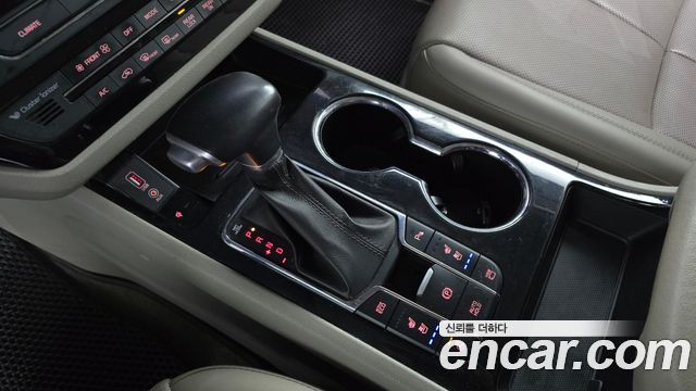 Kia Carnival Gasoline 9-Seater Noblesse Special 2019 — фото 9