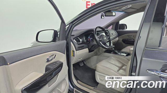 Kia Carnival Gasoline 9-Seater Noblesse Special 2019 — фото 10